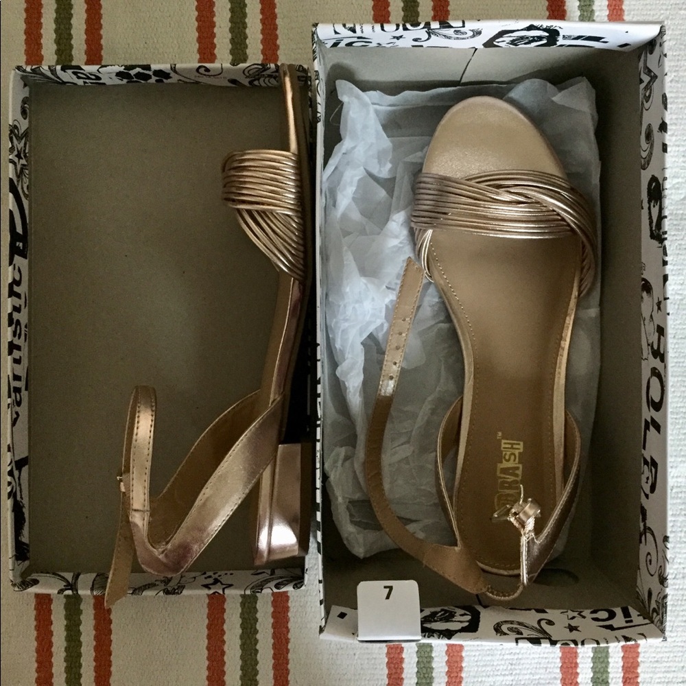 Rose Gold Strappy Flat Sandals (NWT)